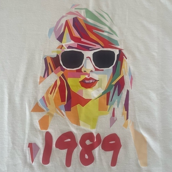 NWT “1989” Era-Inspired Sweater T-Shirt – White – Size M - Picture 4 of 11